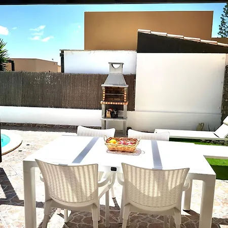 Nyaraló Elisa Corralejo